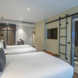 Hotel Clayton Of, London
